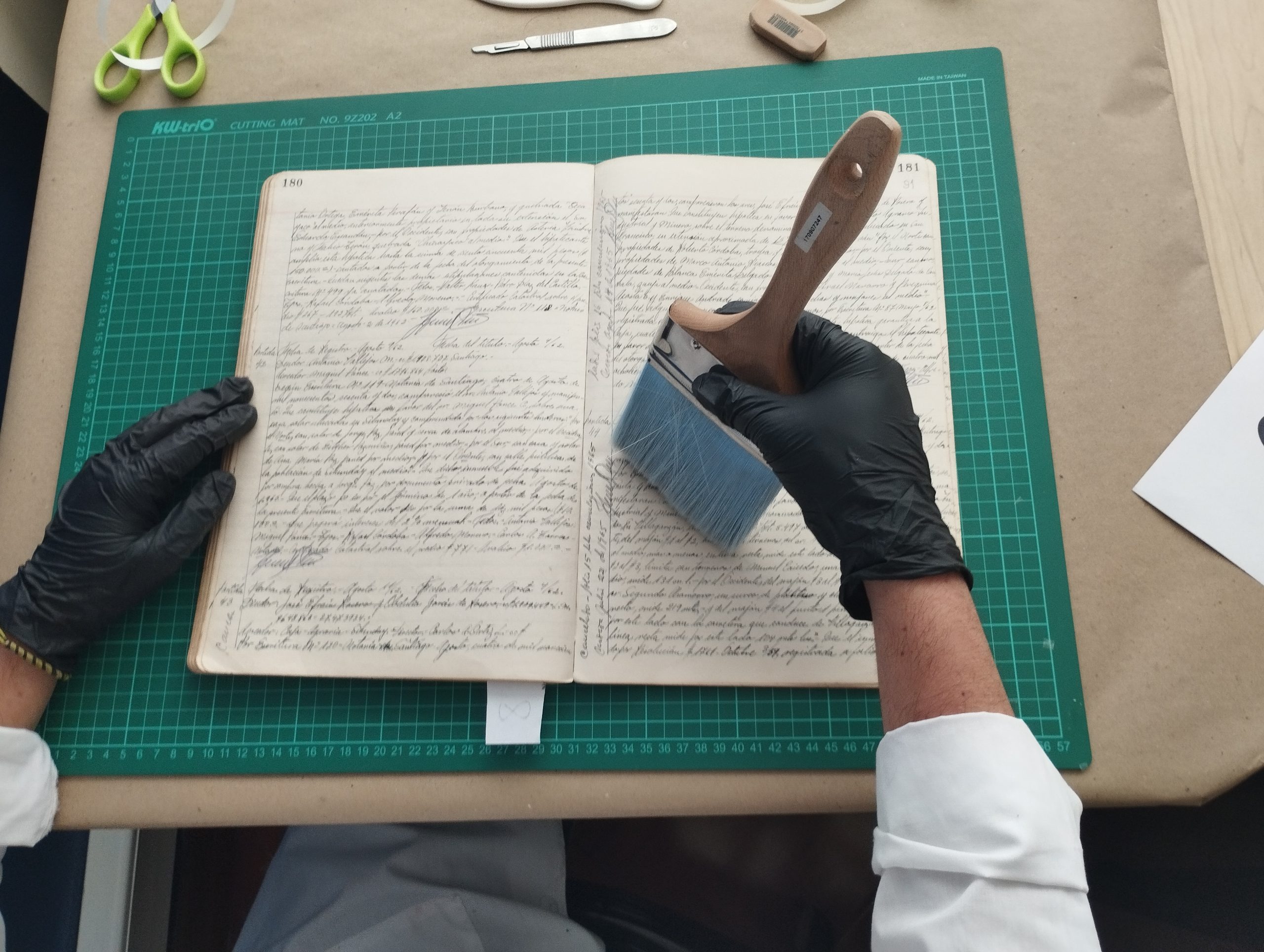 Organización y conservación de documentos históricos